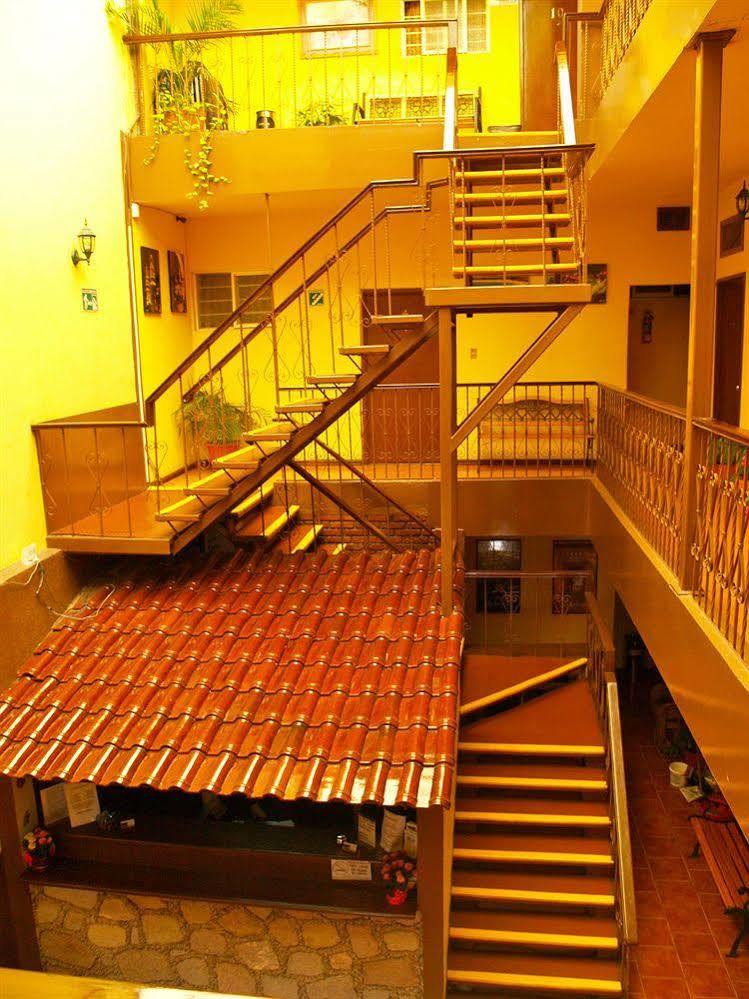 Hotel Estefania มอเรเลีย ภายนอก รูปภาพ